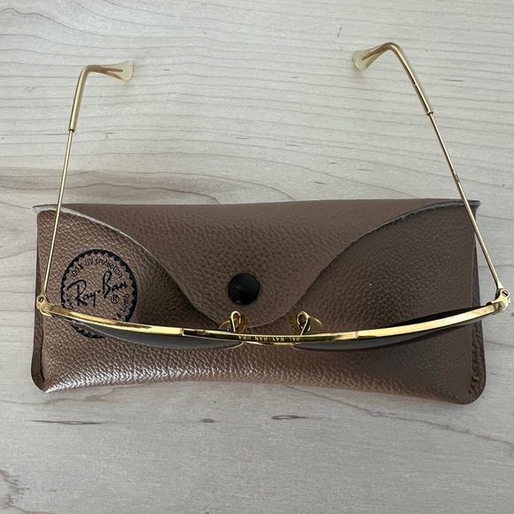 Vintage 1990’s B&L LO205 Ray Ban USA Aviator Sunglasses Gold Plate and Case - Picture 3 of 16